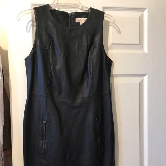 Dress - Picture 1 of 7